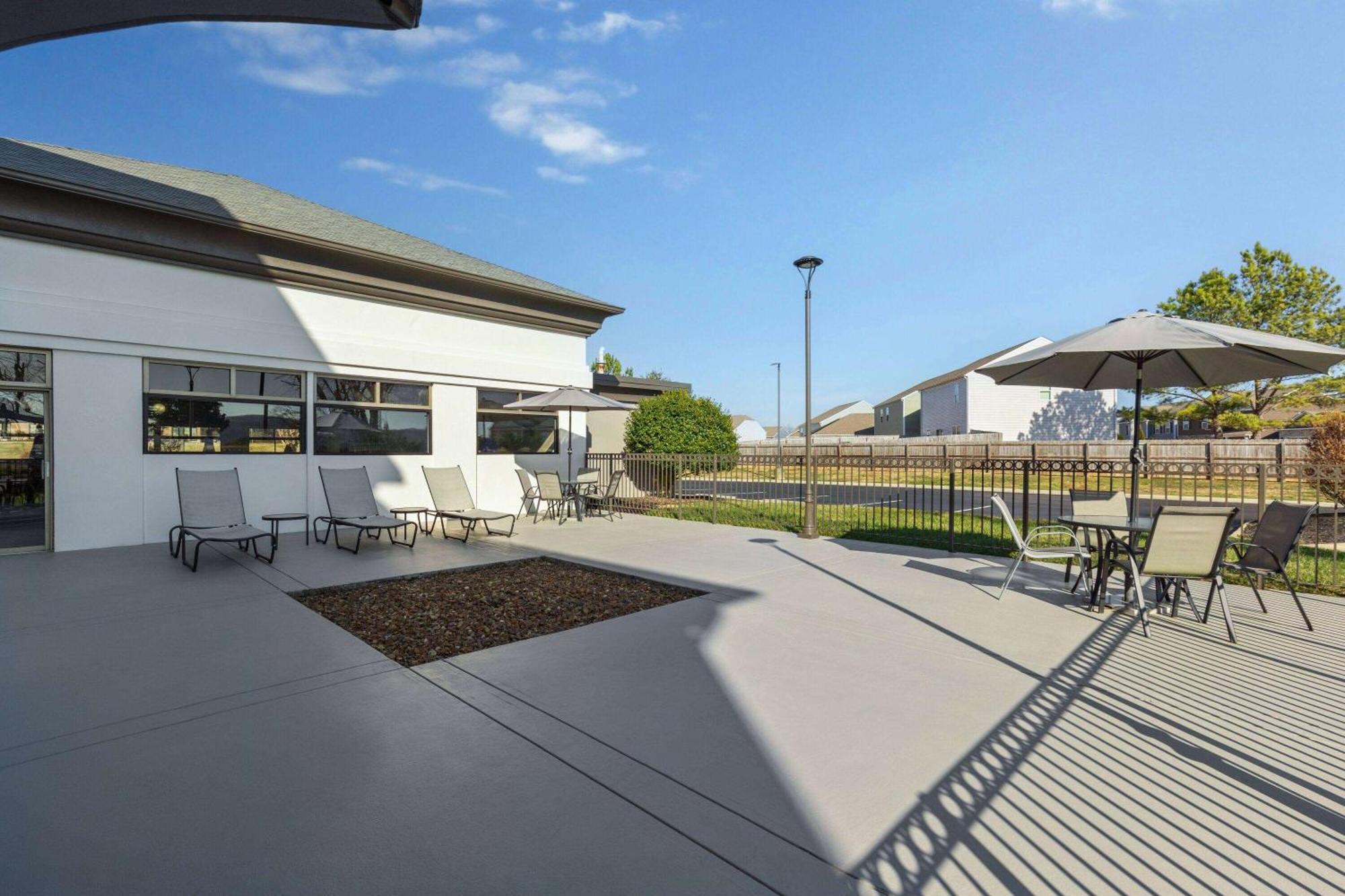 La Quinta By Wyndham Loudon Hotel Eksteriør billede