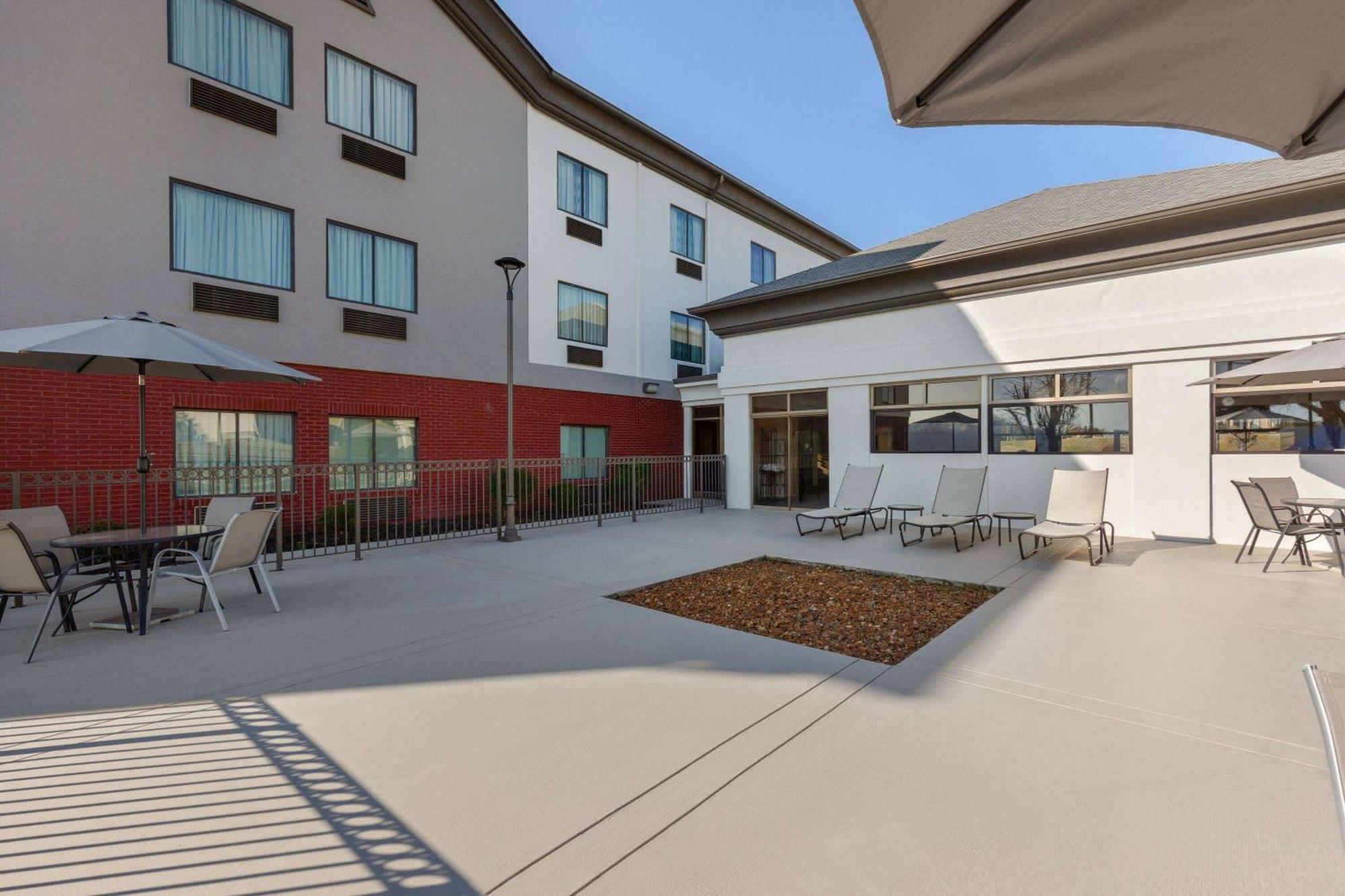 La Quinta By Wyndham Loudon Hotel Eksteriør billede